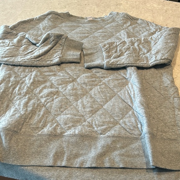 Old Navy Tops - Old Navy quilted sweatshirt